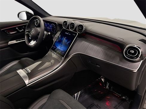 Used 2025 Mercedes-Benz GLC 43 AMG 4MATIC image 30