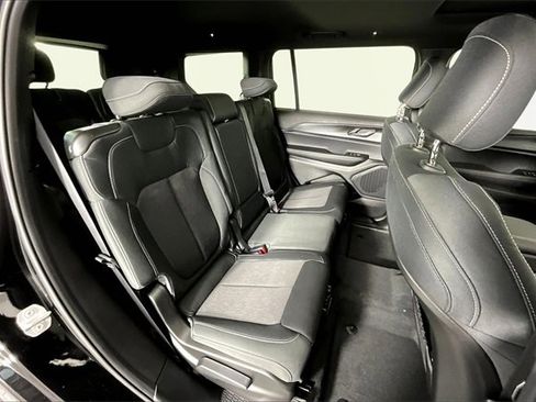 New 2025 Jeep Grand Cherokee L Laredo w/ Luxury Tech Group I image 11