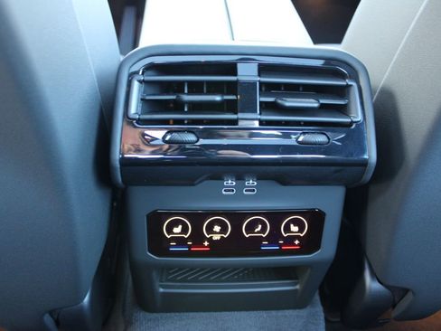 New 2026 BMW 530i xDrive AWD/4WD image 40