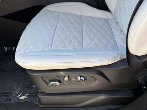 Used 2026 Cadillac Escalade Platinum Sport w/ LPO, ONYX Package image 42