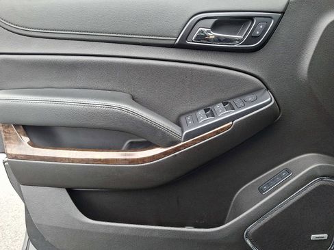 Used 2020 Chevrolet Tahoe LT w/ RST Edition image 14