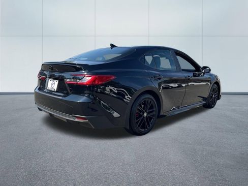 Used 2025 Toyota Camry SE w/ Multimedia Upgrade Package image 5