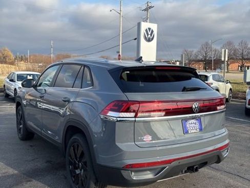 New 2026 Volkswagen Atlas Cross Sport SE AWD/4WD image 8