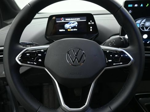 Used 2025 Volkswagen ID.4 Pro RWD image 11