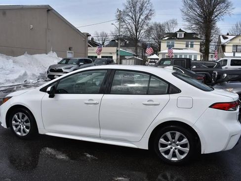 Used 2025 Toyota Corolla SE FWD image 5