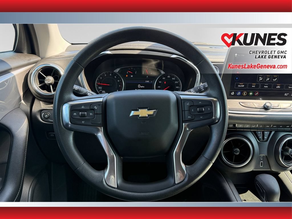 Used 2025 Chevrolet Blazer LT AWD/4WD image 13