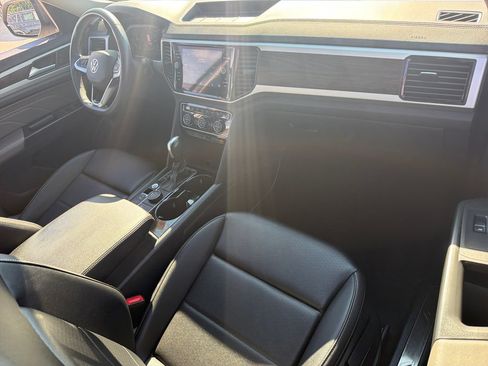 Certified 2023 Volkswagen Atlas SE w/ Panoramic Sunroof Package AWD/4WD image 29