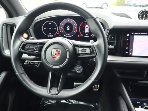 Used 2024 Porsche Cayenne S AWD/4WD image 15