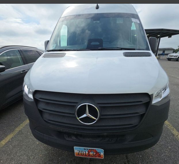 Used 2025 Mercedes-Benz Sprinter 2500 image 5