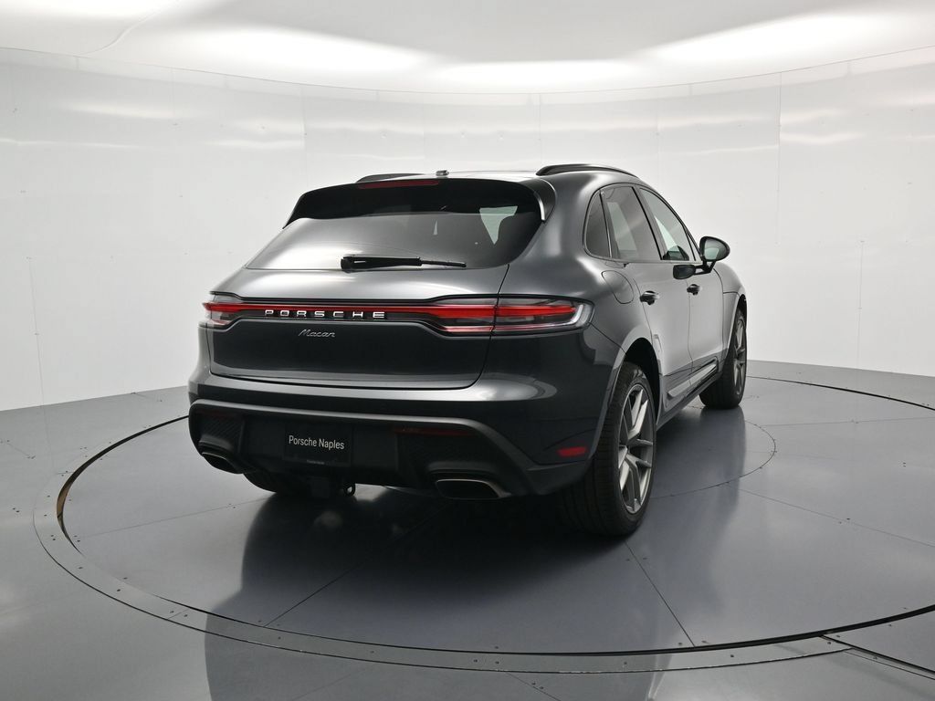 Certified 2026 Porsche Macan AWD/4WD image 30