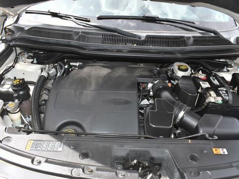 Used 2017 Ford Explorer XLT image 29