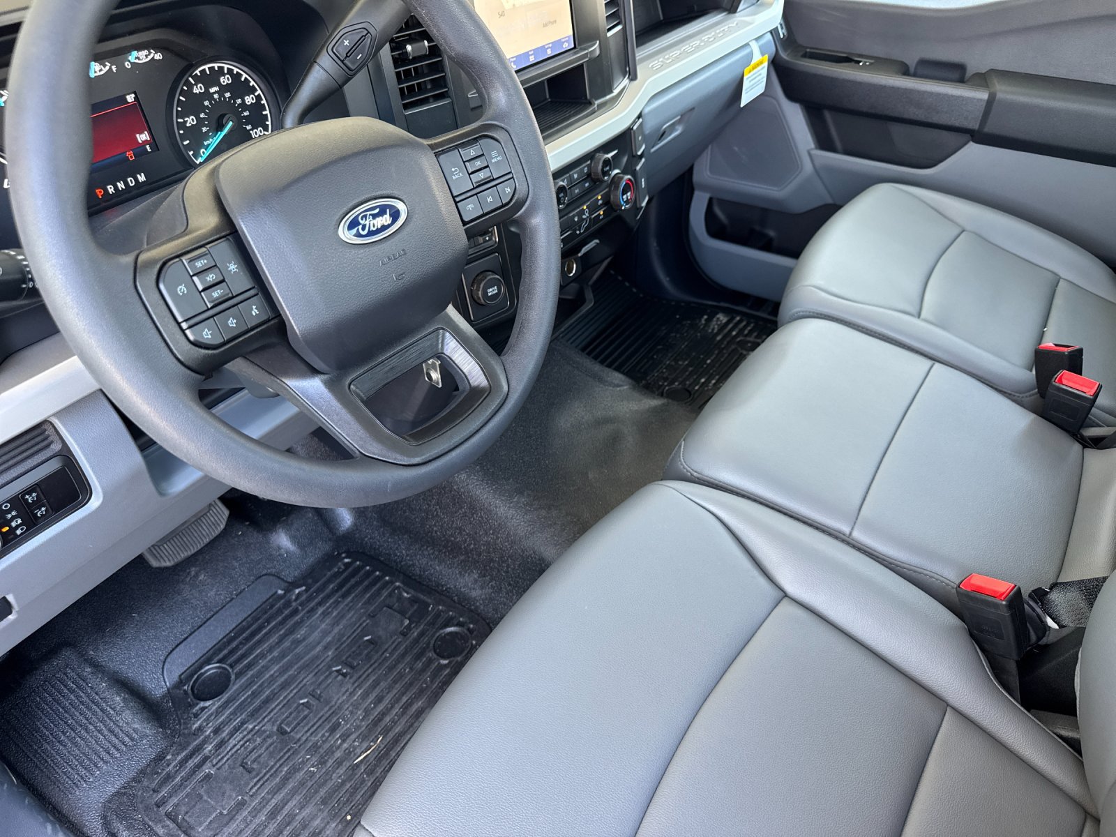 Used 2024 Ford F550 2WD Regular Cab Super Duty image 9