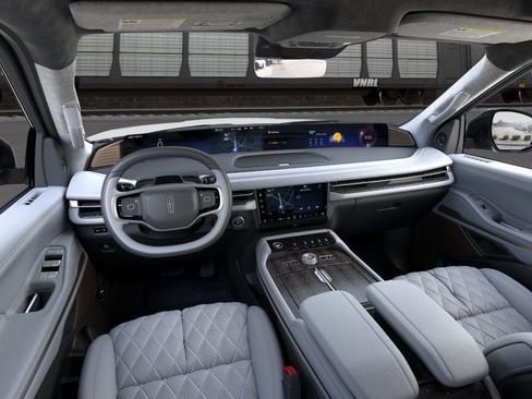 New 2026 Lincoln Navigator Black Label AWD/4WD image 9