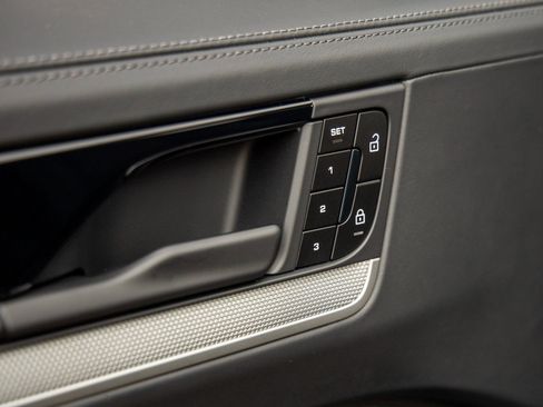 Certified 2026 Porsche Cayenne S AWD/4WD image 20