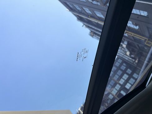 Certified 2025 Volvo XC40 B5 Plus image 29