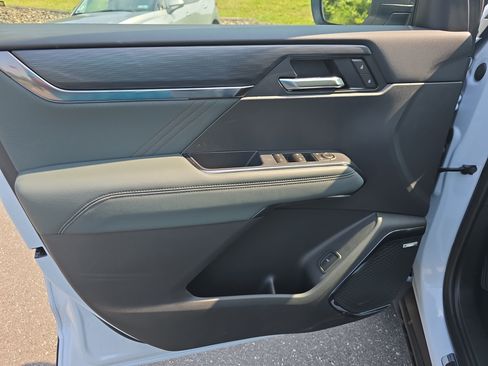 New 2026 GMC Acadia AT4 w/ Luxury Package AWD/4WD image 20