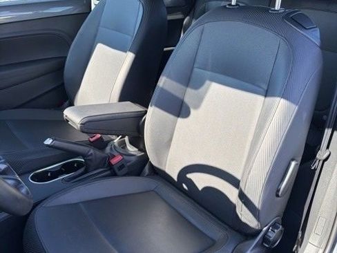 Used 2013 Volkswagen Beetle TDI image 11