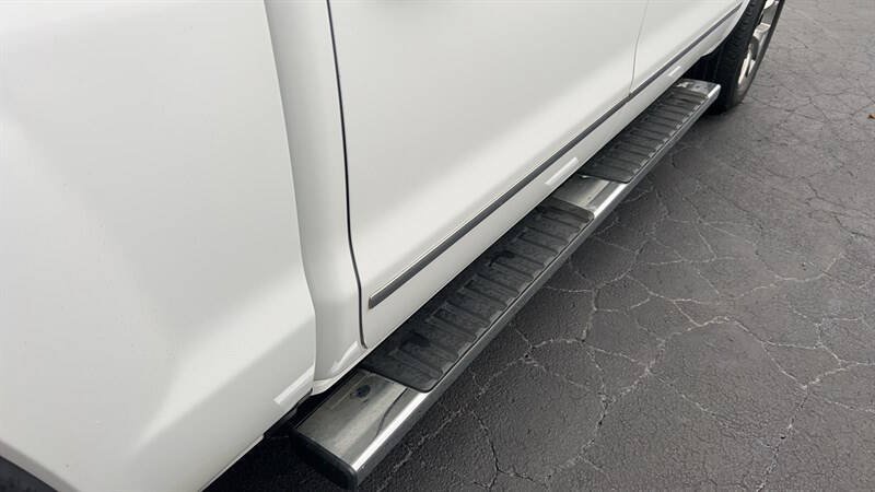 Used 2018 GMC Sierra 1500 SLT w/ SLT Premium Package AWD/4WD image 10