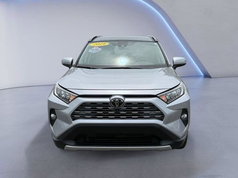 Used 2019 Toyota RAV4 Limited FWD image 10