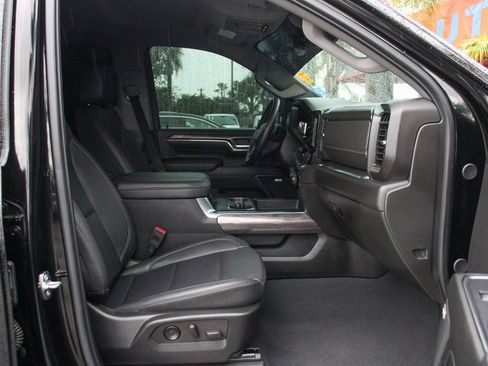 Used 2024 Chevrolet Silverado 2500 LTZ w/ LTZ Convenience Package image 40