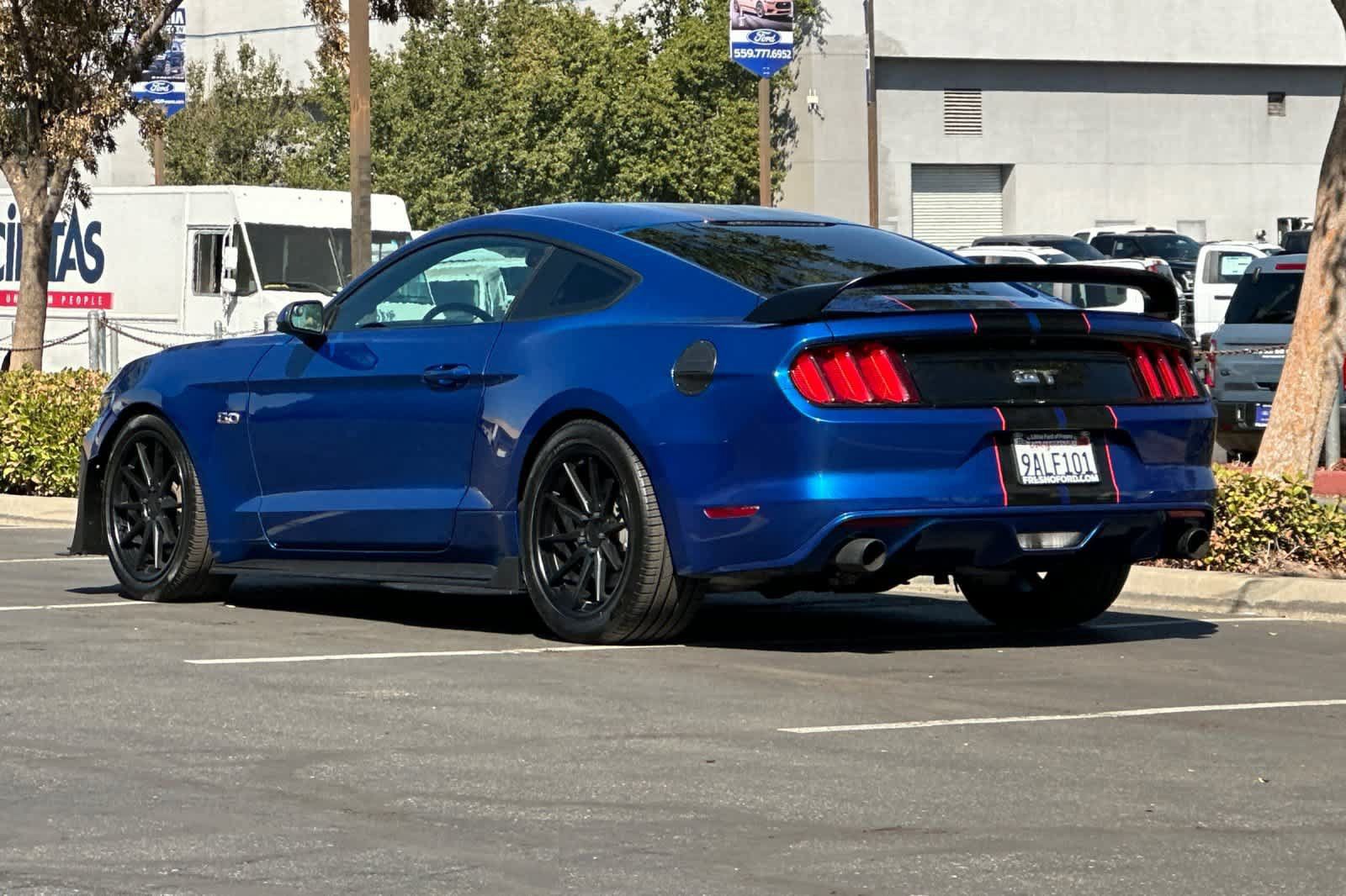 Used 2017 Ford Mustang GT RWD image 7