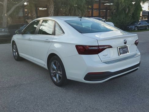Certified 2023 Volkswagen Jetta SE FWD image 7