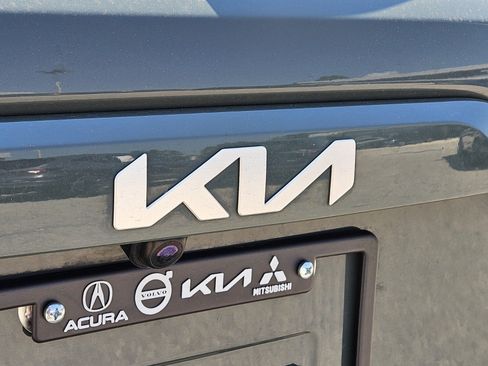 Used 2023 Kia Niro EX FWD image 16