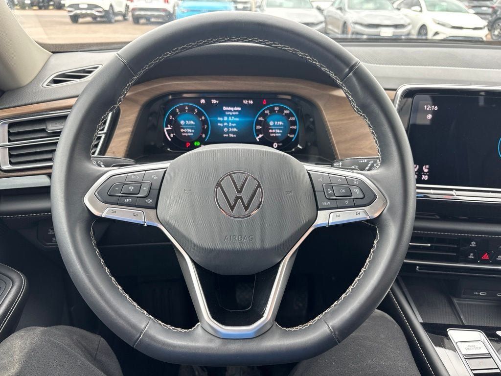 Used 2024 Volkswagen Atlas SE AWD/4WD image 16