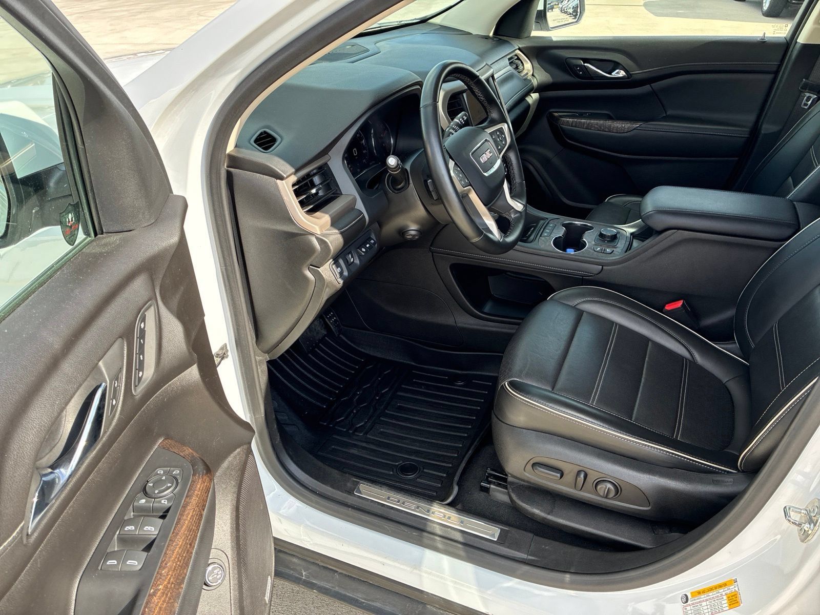 Used 2023 GMC Acadia Denali FWD image 21