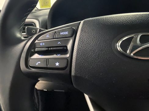 Used 2023 Hyundai Venue SEL w/ Cargo Package FWD image 28