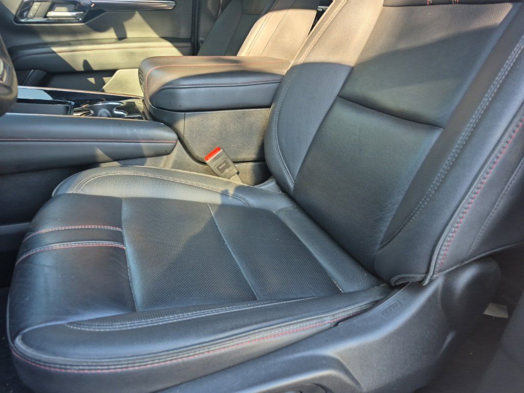 Used 2025 Chevrolet Tahoe RST w/ RST Capability Package AWD/4WD image 11