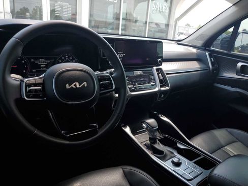 Used 2023 Kia Sorento S FWD image 25