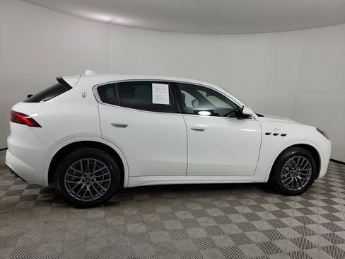 Used 2024 Maserati Grecale GT image 12