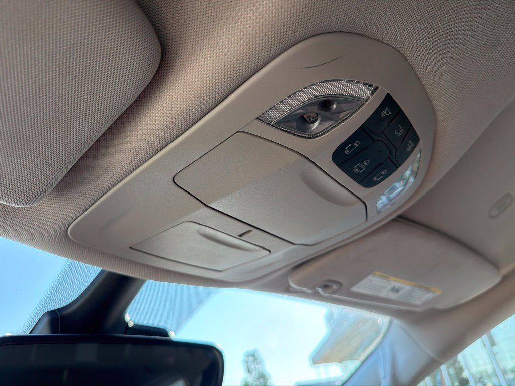Used 2023 Chrysler Pacifica Touring-L FWD image 25