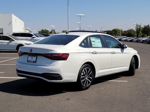 New 2026 Volkswagen Jetta SE FWD image 5