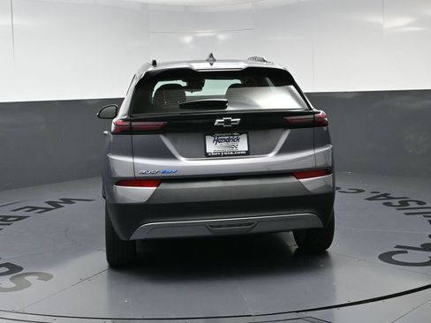 Used 2022 Chevrolet Bolt EUV LT w/ Driver Confidence Package FWD image 8