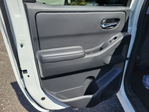 New 2026 Nissan Frontier SV w/ Tow Package AWD/4WD image 12