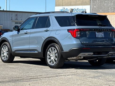 Used 2025 Ford Explorer Active w/ Active Comfort Package image 6