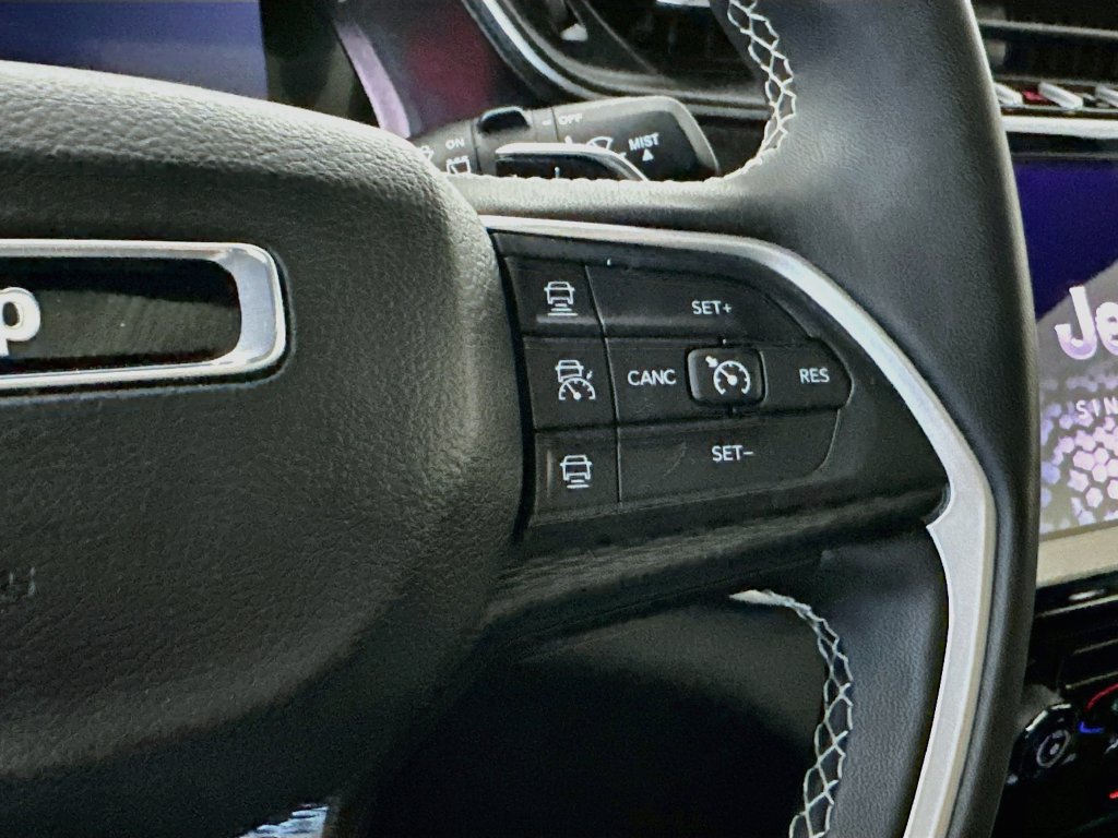 Used 2025 Jeep Grand Cherokee Laredo X RWD image 26