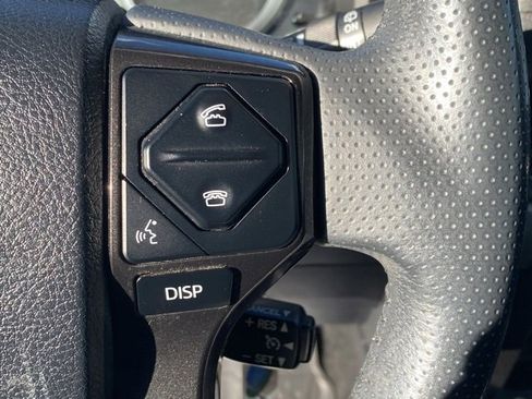 Used 2018 Toyota 4Runner TRD Off-Road Premium image 18