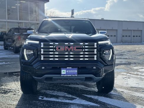 Used 2023 GMC Canyon Denali image 9