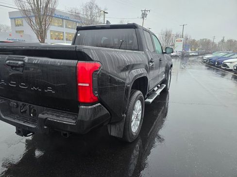 Used 2024 Toyota Tacoma SR5 AWD/4WD image 7