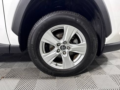 Used 2020 Toyota RAV4 XLE AWD/4WD image 11