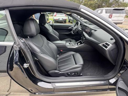 Used 2025 BMW 430i Convertible w/ Premium Package image 13