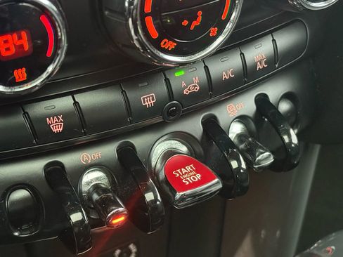 Used 2015 MINI Cooper 4-Door Hardtop image 34