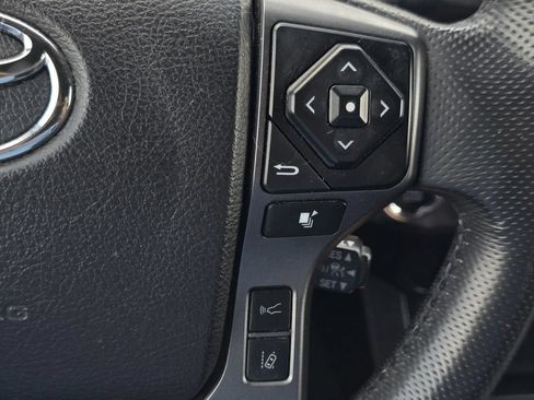 Used 2021 Toyota Tacoma TRD Off-Road w/ Technology Package AWD/4WD image 19