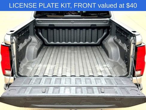 Used 2024 Chevrolet Colorado LT w/ LT Convenience Package III RWD image 7