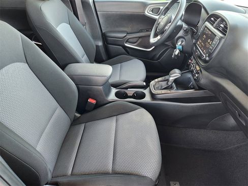 Used 2023 Kia Soul LX w/ Option Group 015 image 15