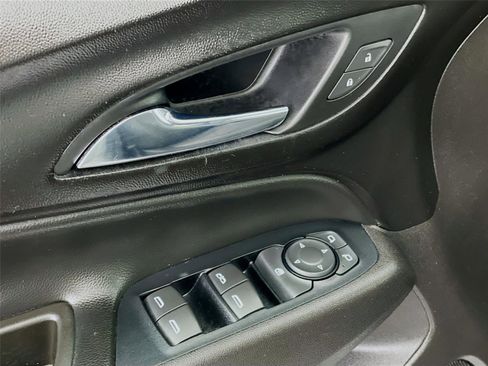Used 2019 Chevrolet Equinox LT image 21