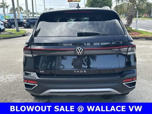 Used 2025 Volkswagen Taos SE FWD image 7